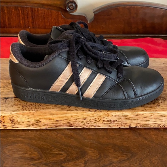 Adidas Neo black/gold sz 2 - Picture 3 of 7